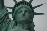 自由女神像(【自由女神像】在美国仿佛永远站着，那它真正的含义是什么？)